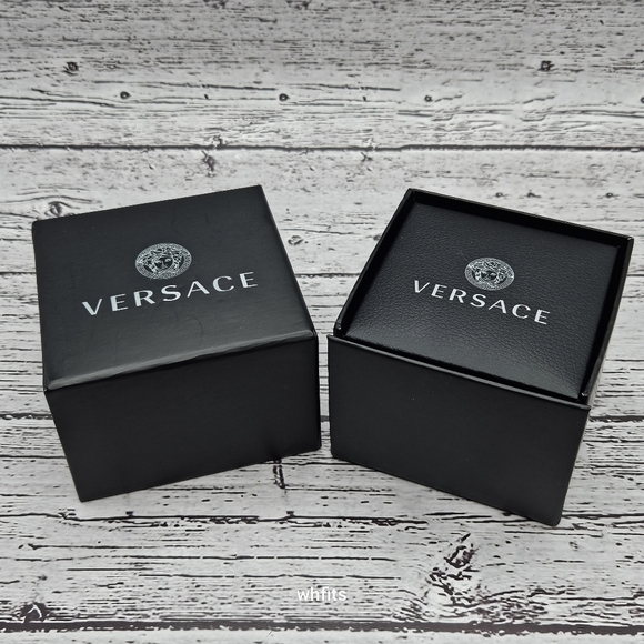 Vintage Versace Medusa gold tone and Rhinestone Ring with original box and tag - Picture 2 of 7